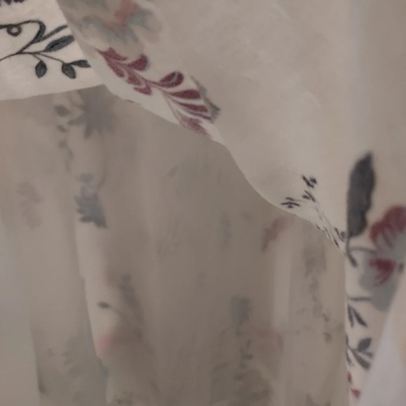 American Rag Cream Floral Short Sleeve Chiffon Overlay Shirt in Size 0X - Picture 8 of 12